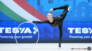 aa q karika polina ukr ph simone ferraro sfa00149 copia